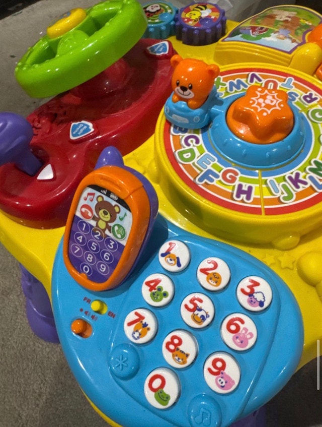 VTech 2-in-1 Learn & Move Activity Table - Bilingual - photo 2