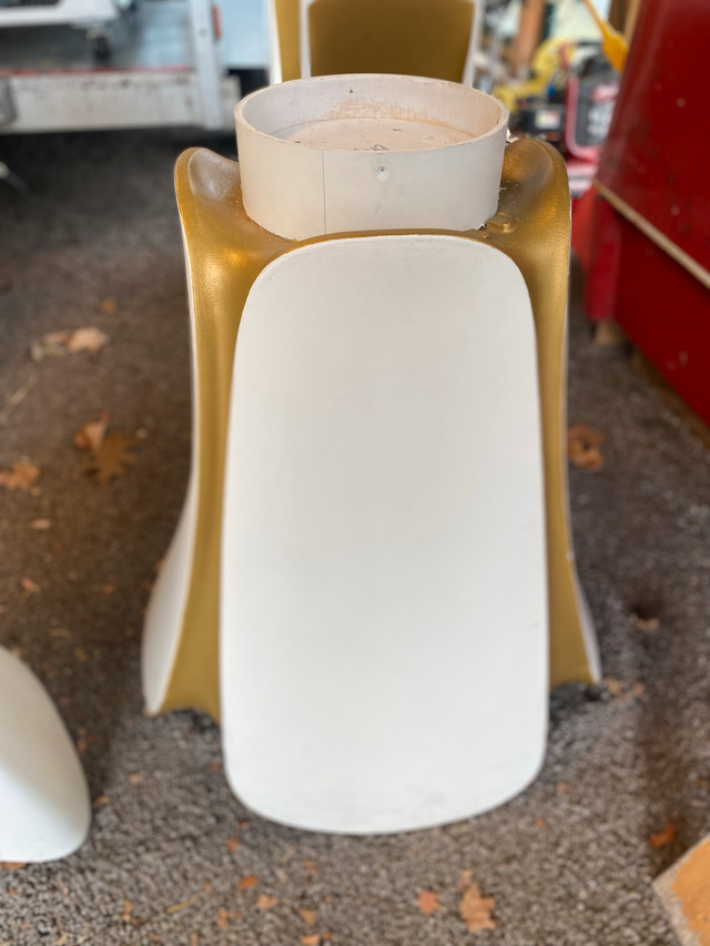 5 VONDOM Wing Chairs/1 Bar Table 2 Patio Tables - photo 4