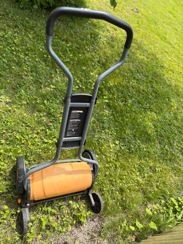 fiskars manual lawnmower image indicator(2)