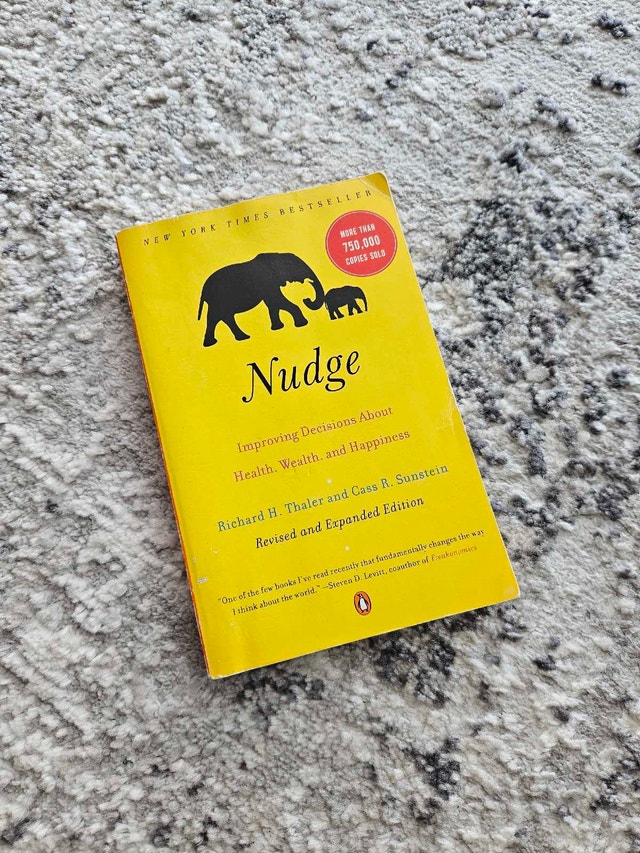 Nudge (paperback)