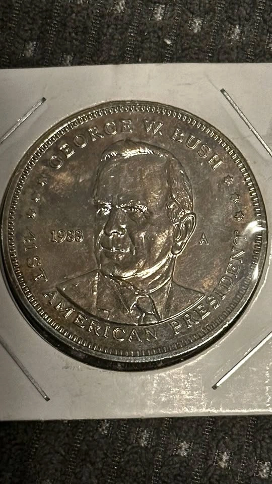 George W. Bush 1988 41st President Commemorative Token