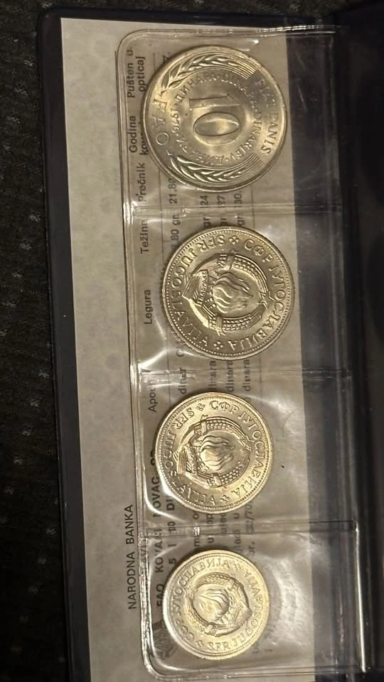 Yugoslavia 4-Coin Set FAO Commemorative Coins in Folder - photo 4