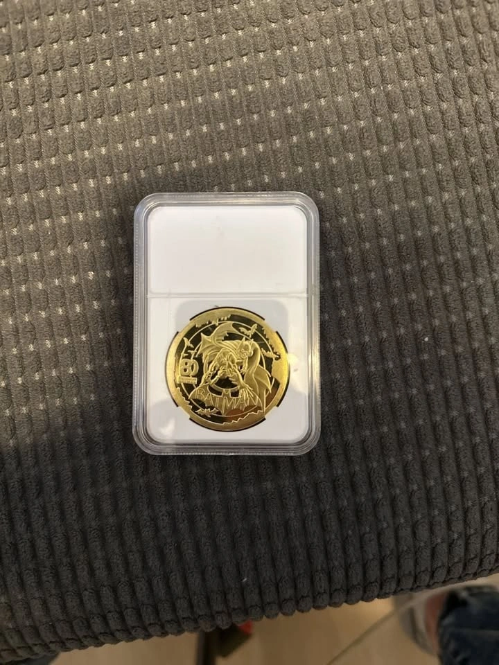 80 Years of Batman Worth Collection Gold Plated Commemorative Co - photo 2