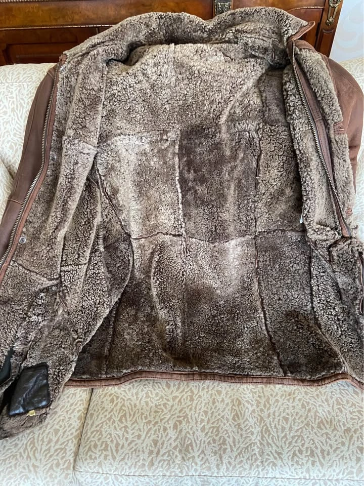 Sheepskin coat women’s large - photo 4