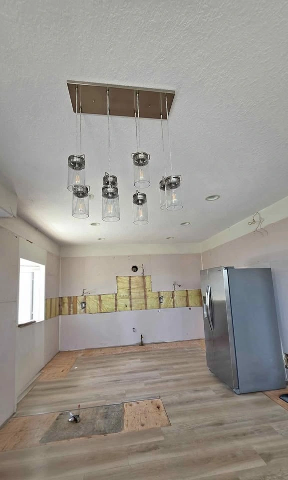 8-Light Mason Jar Pendant Chandelier