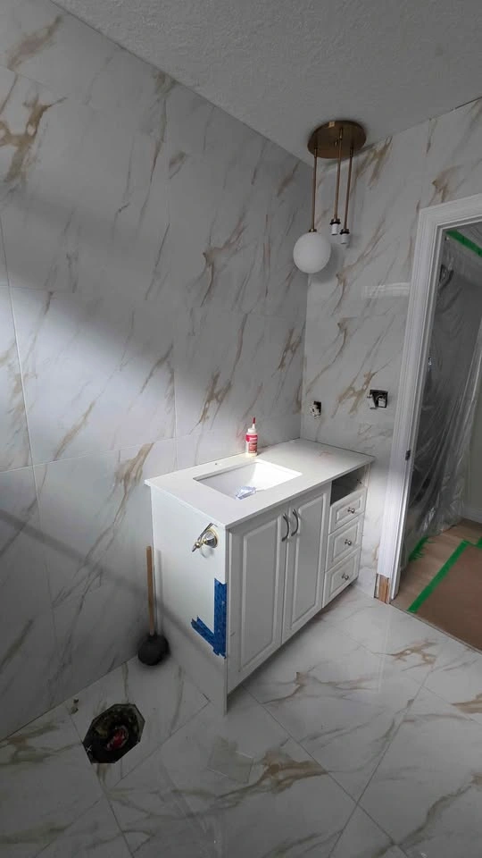 White Bathroom Vanity with brandnew Sink and quartz counter - photo 3