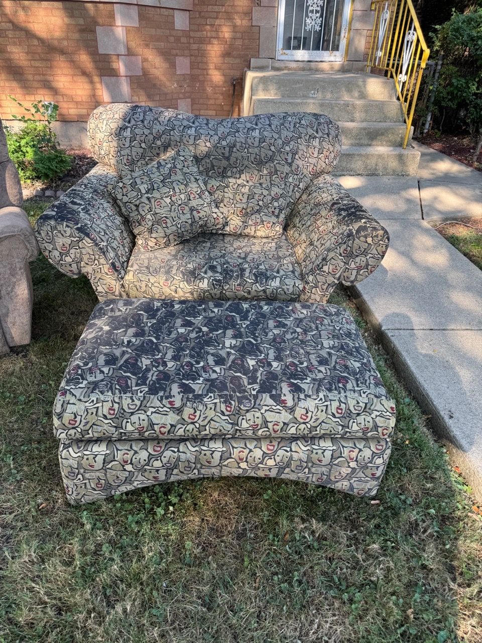 Oversized Accent Chair with Ottoman - photo 2