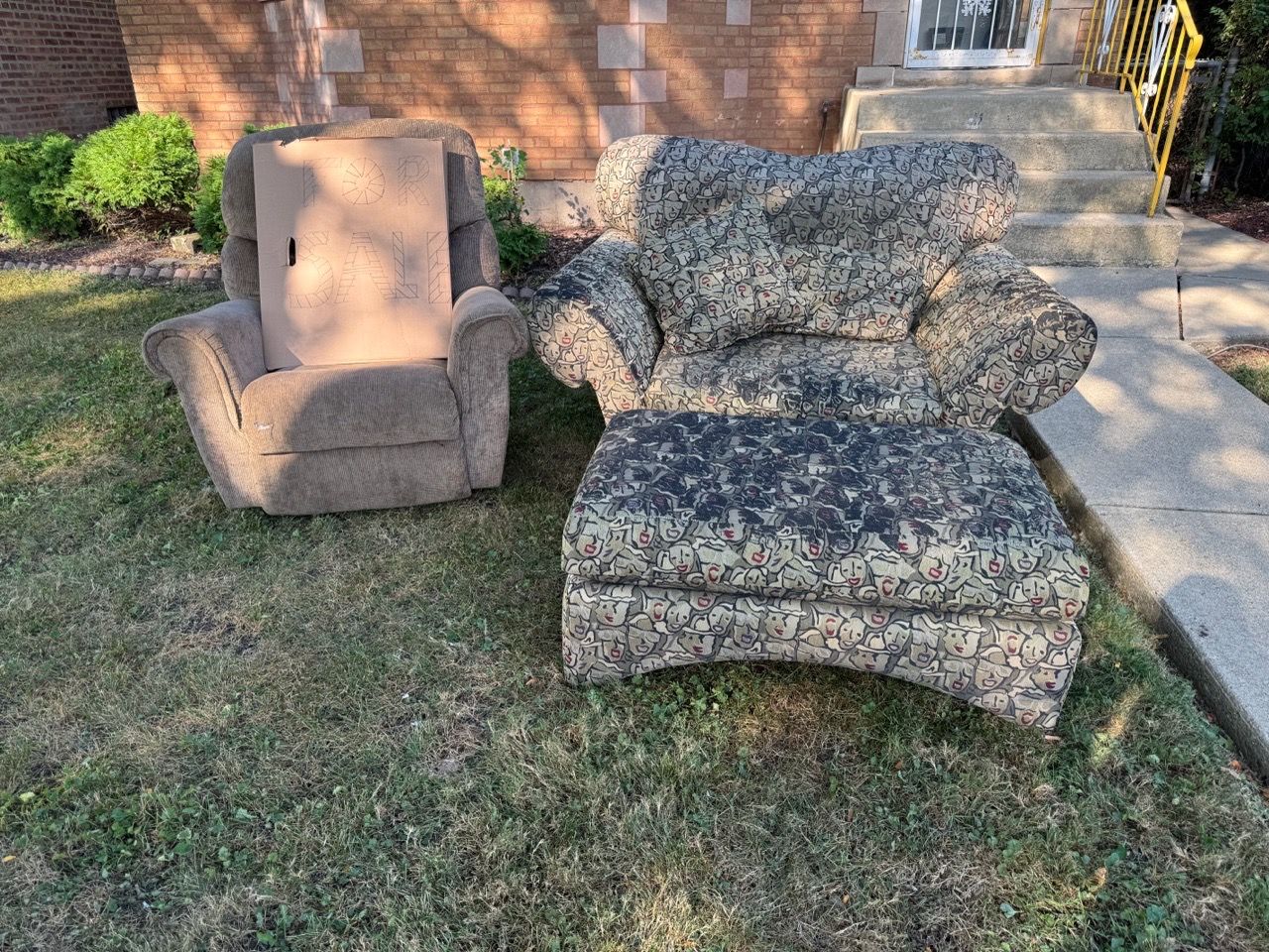 Oversized Accent Chair with Ottoman - photo 3