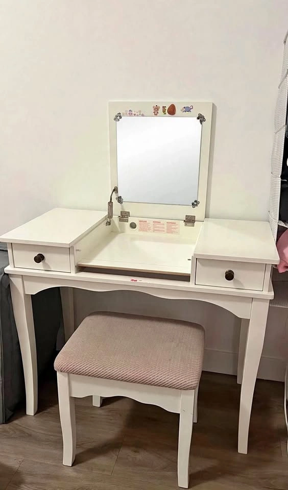 White Flip-Top Vanity Desk with Stool