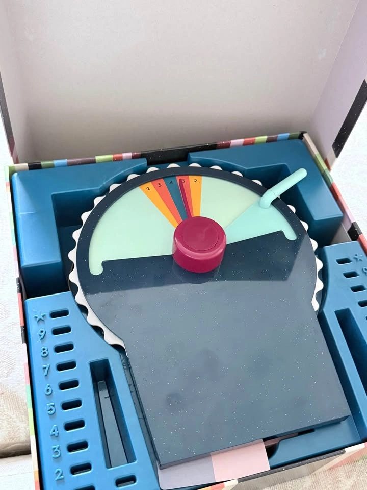 Party Board Game Bundle: Wavelength + Decodables (18+) - photo 2