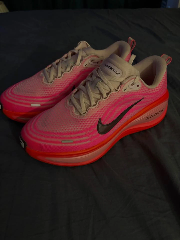 Nike Vomero Plus Hyper Pink Bright Crimson - photo 2