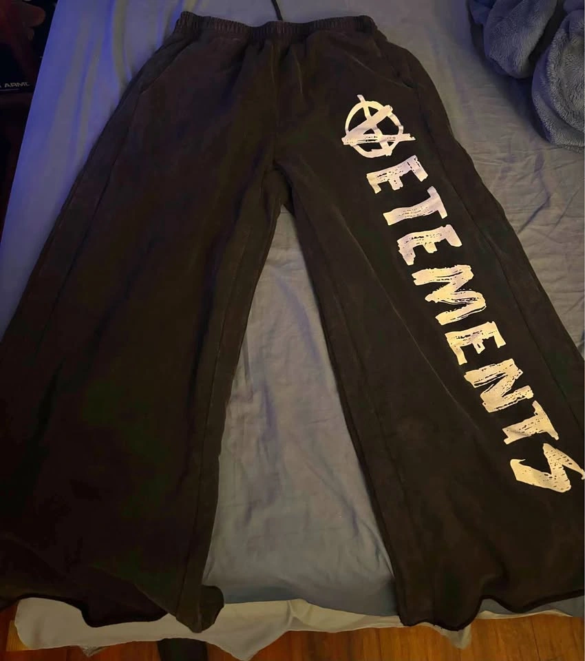 VETEMENTS Black Anarchy Sweatpants