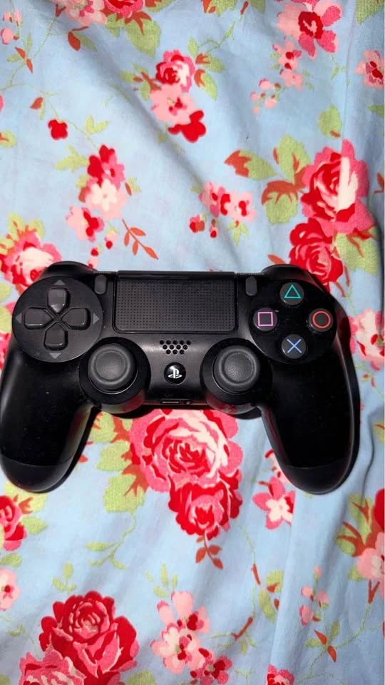 Sony PlayStation 4 Slim 1TB with Controller and GTA V - photo 2