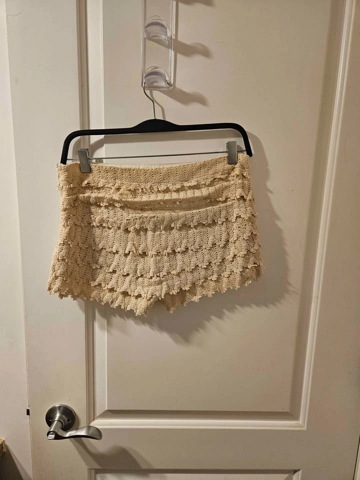 Large Tassel Cream Shorty Shorts - photo 2