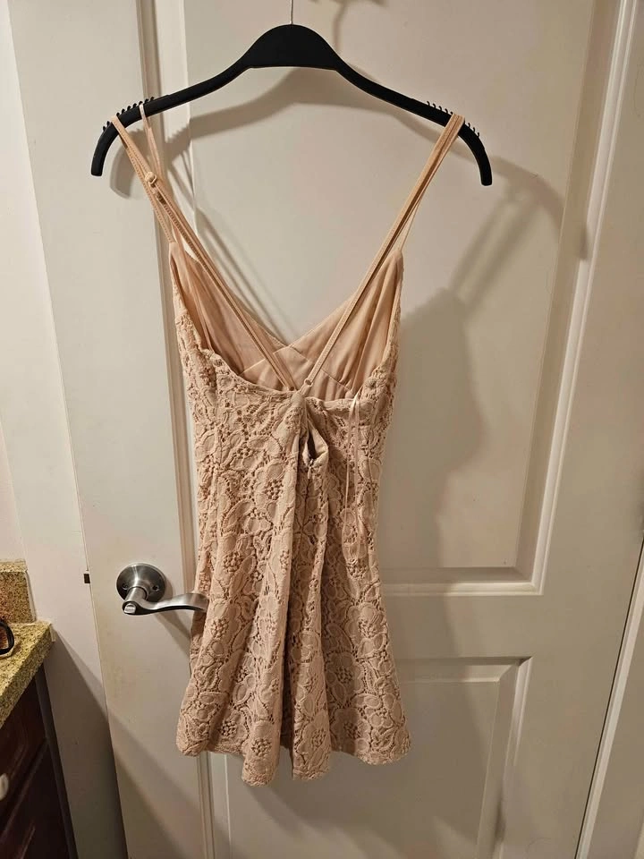 Small Pink Lace Dress - photo 2