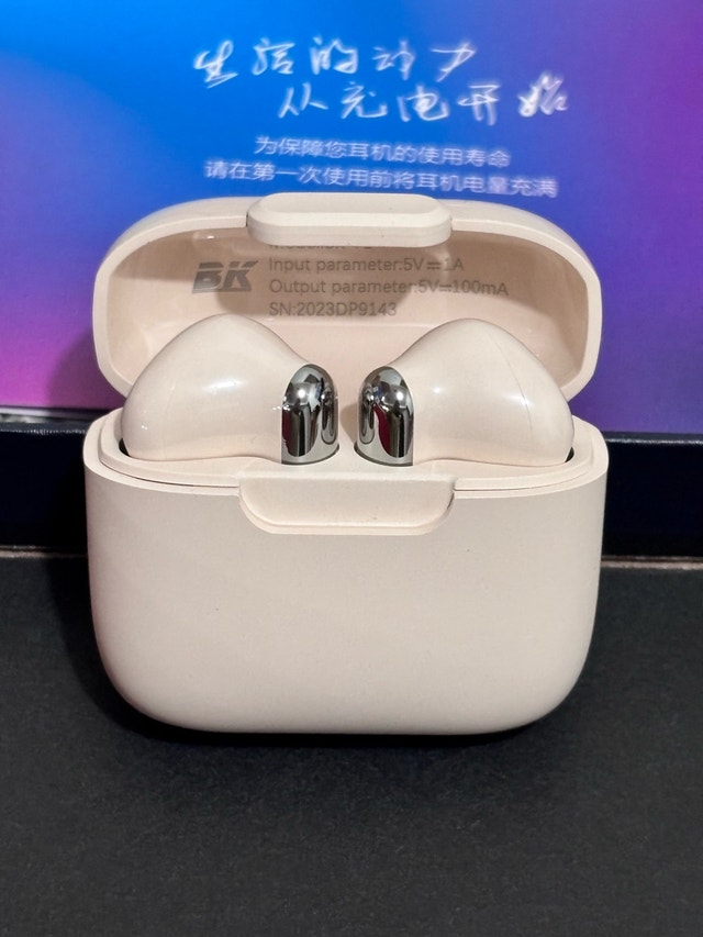 Love Butterfly Wireless Earphones with Charging Case - photo 4