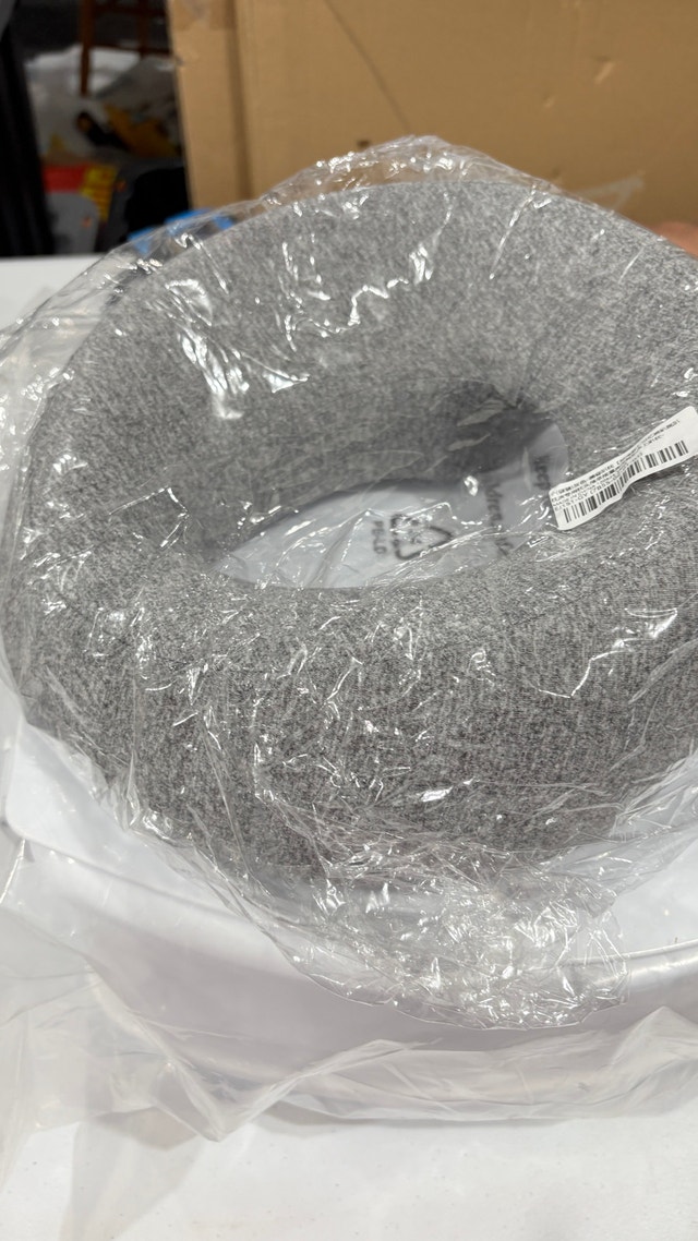 Ergonomic Memory Foam Face Pillow - photo 5