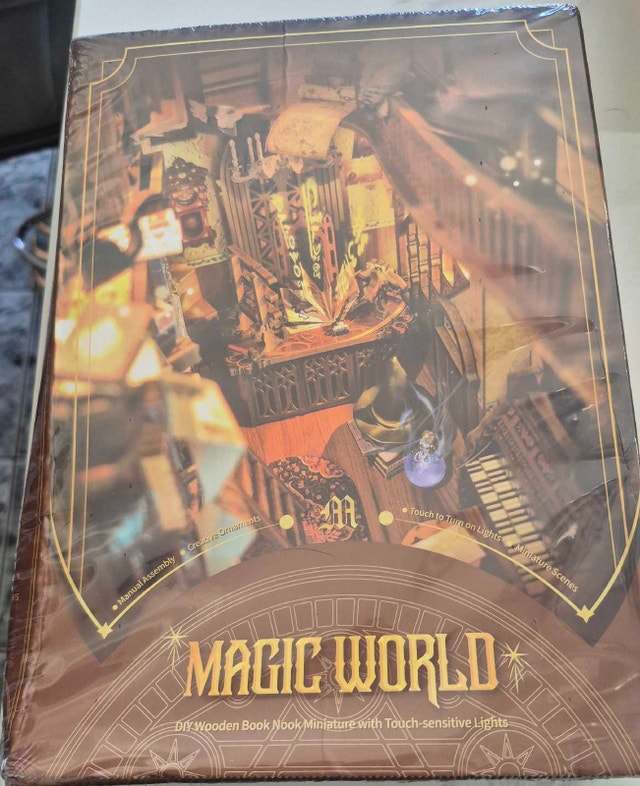 Magic World Book Nook, 14+