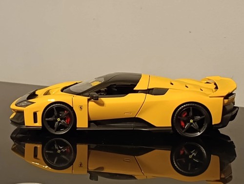 Ferrari F80 Diecast Yellow 1:18 Maisto Special Edition NEW - photo 3
