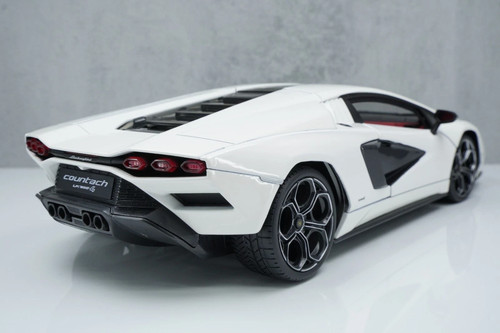 Lamborghini Countach LPI 800-4 1:18 Maisto Special Edition - photo 3