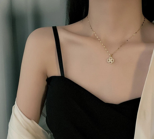 Gold Four Leaf Clover Magnetic Folding Heart Crystal Necklace - photo 2