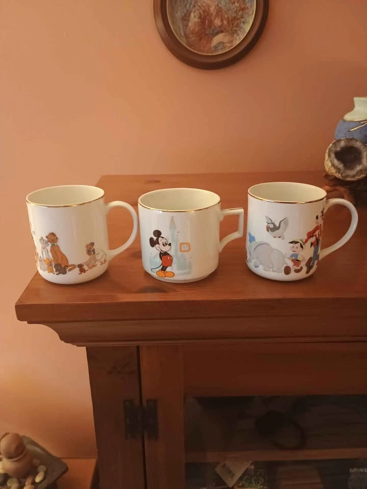 3x 1970s Walt Disney Productions Japan Mugs - photo 2