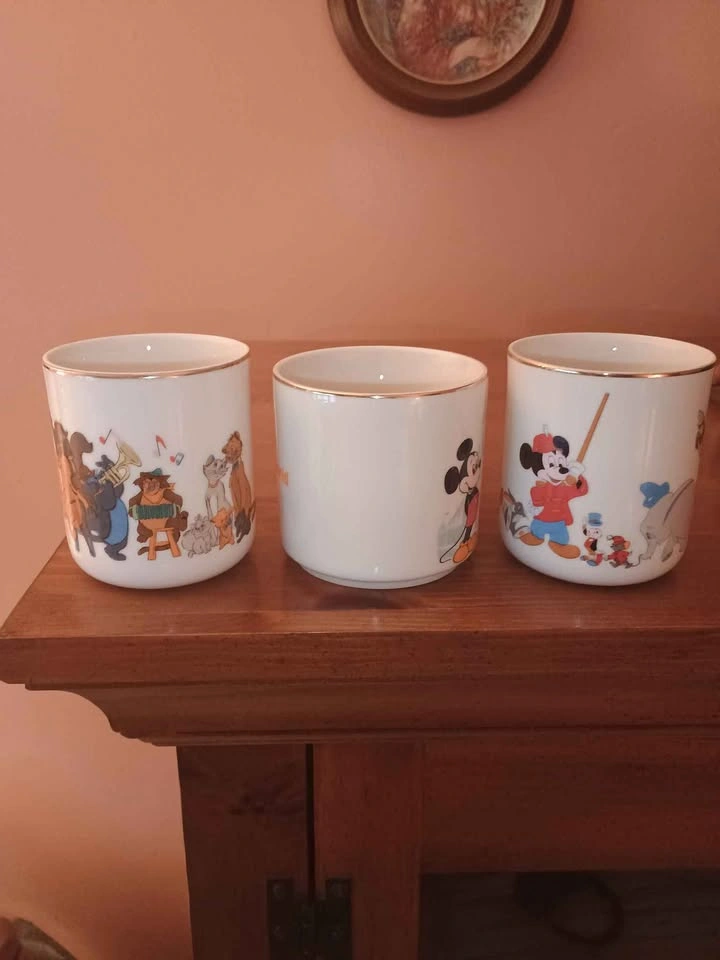 3x 1970s Walt Disney Productions Japan Mugs - photo 3