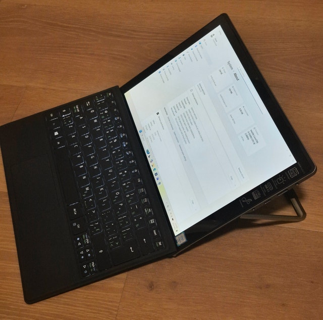 Acer Switch Alpha 12 -- QHD+ Display - photo 2