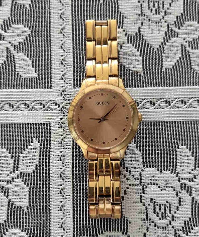 GUESS Women's Rose Gold-Tone Stainless Steel Watch
