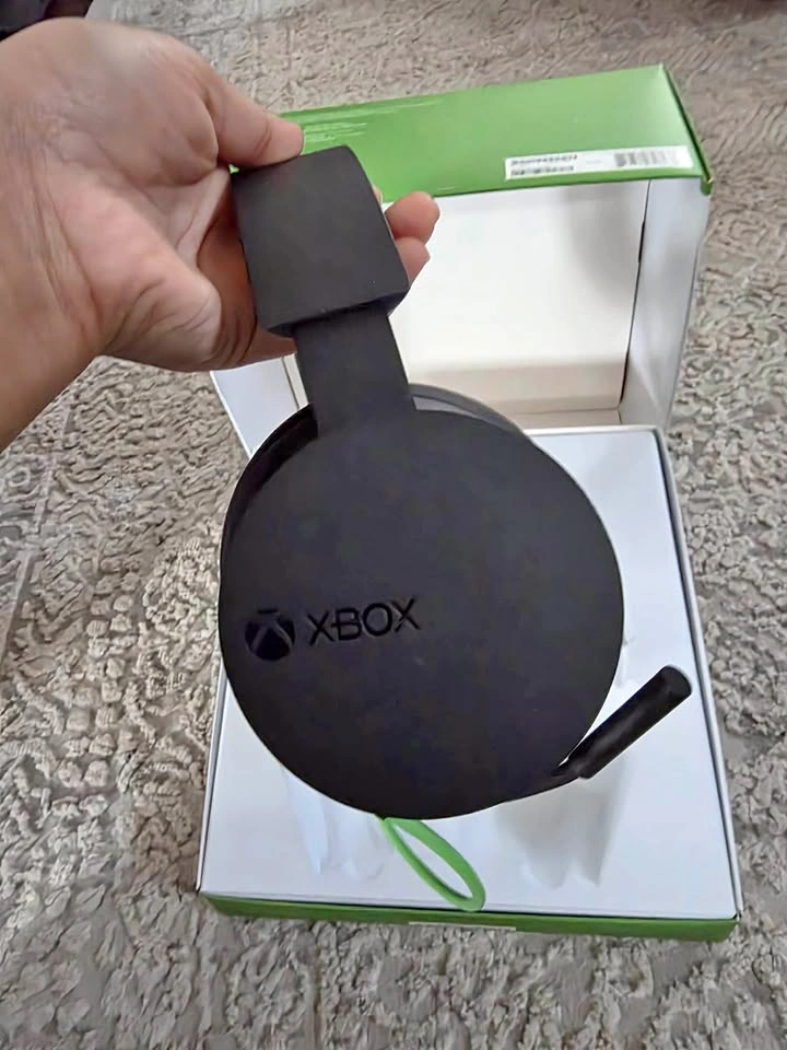 Xbox Stereo Headset ONLY USED 2 TIMES
