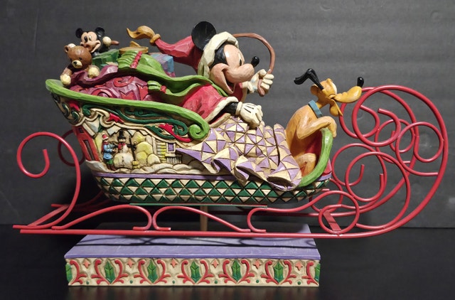 Walt Disney Showcase - Jim Shore - Laughing All the Way Figurine