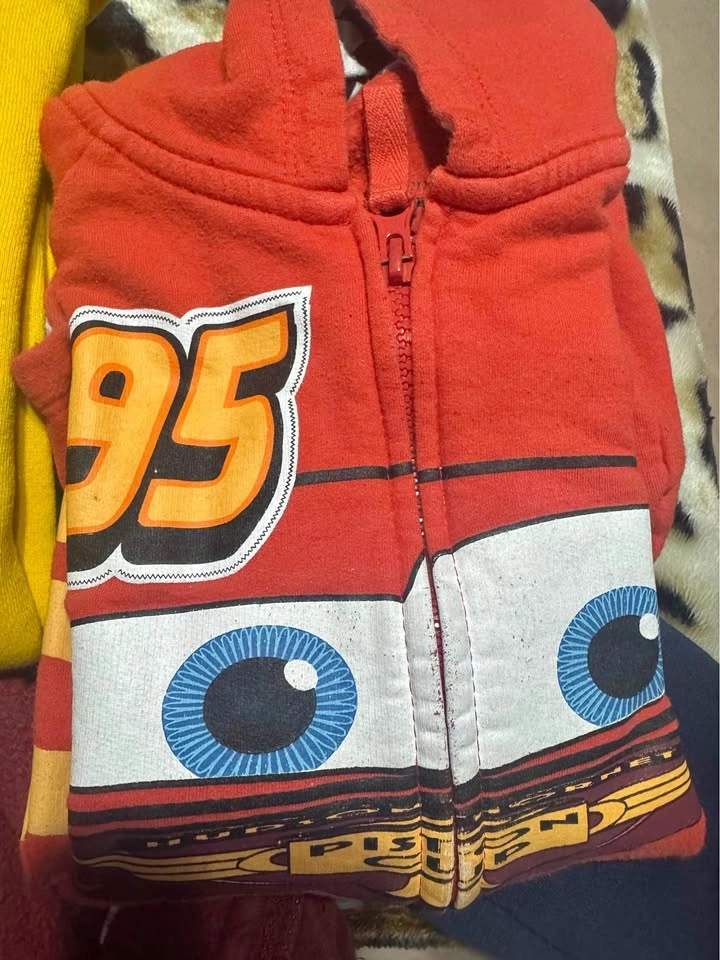 Disney McQueen jacket 6-7 years old kid