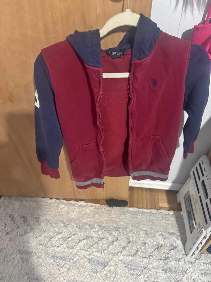 Boys size 5-7 years old hoodie