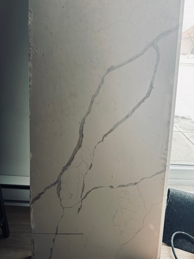 Quartz Countertop Remnant 18x37