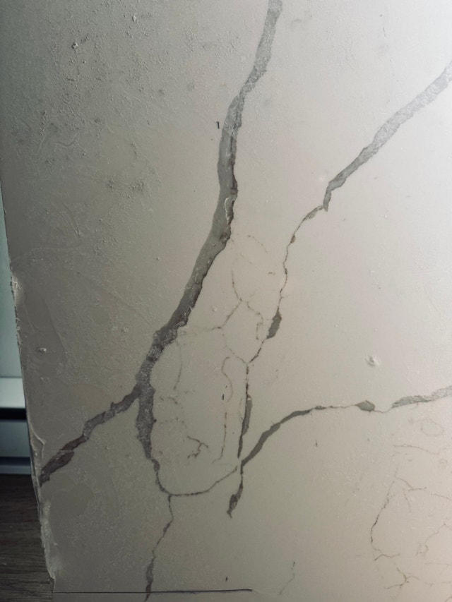 Quartz Countertop Remnant 18x37 - photo 2