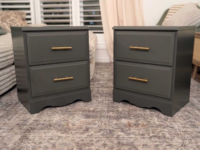 Set of 2 Beautiful Iron Ore Nightstands