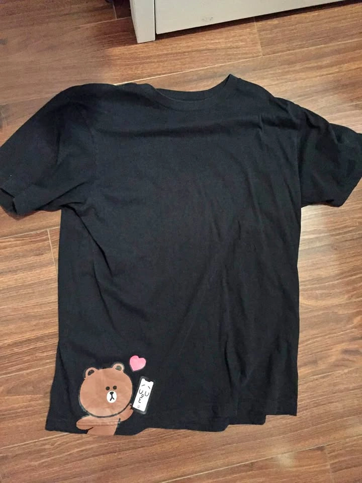 UNIQLO mens black t shirt