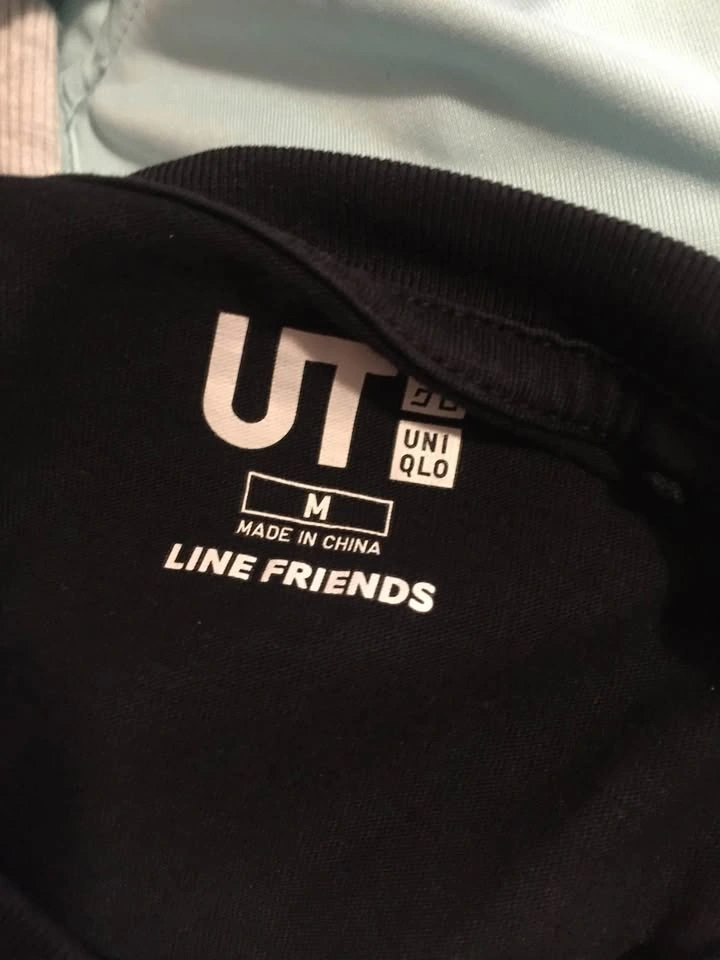 UNIQLO mens black t shirt - photo 2