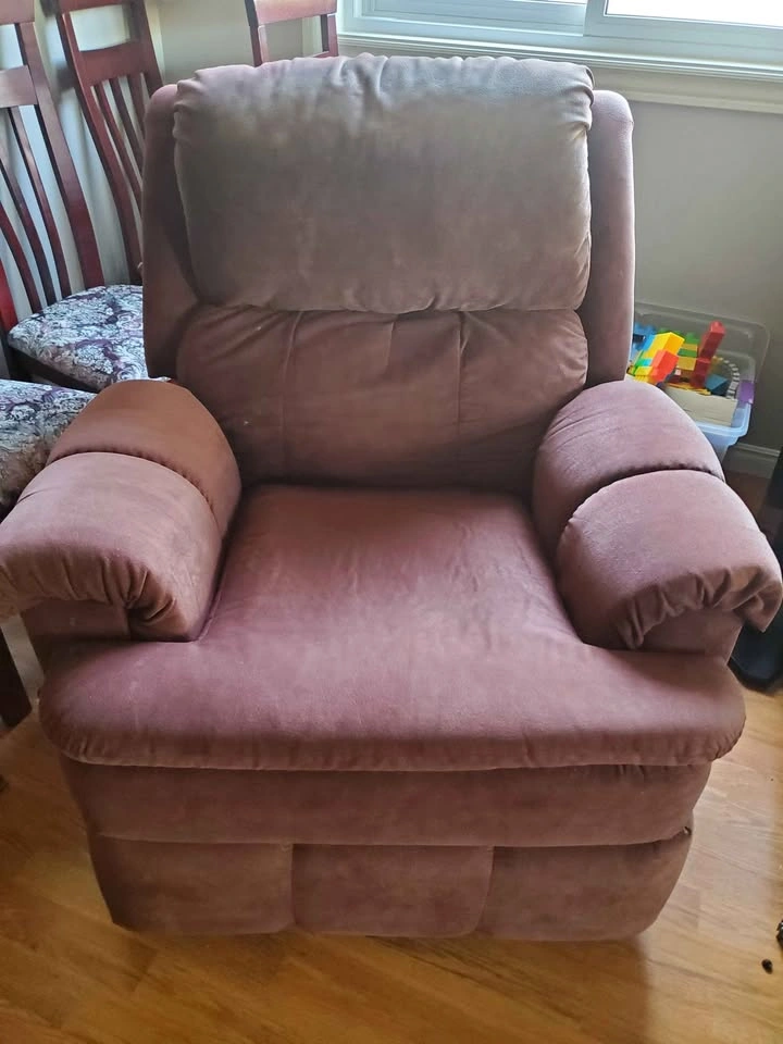 FOR SALE- Burgundy sofa and recliner - photo 5