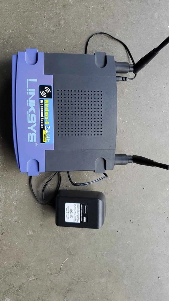 FOR SALE- LINKSYS Wireless router