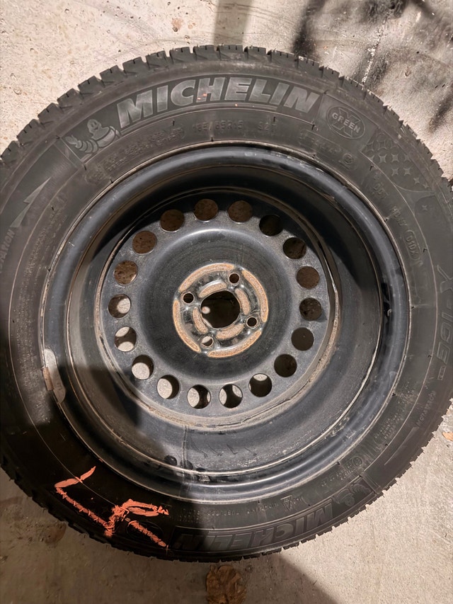 Set of 4 Winter Tires 15" With Rims 4-Lug