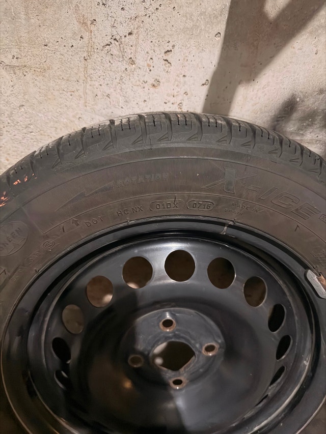 Set of 4 Winter Tires 15" With Rims 4-Lug - photo 4
