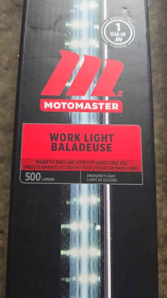 MotoMaster Heavy-Duty Tripod 2200 Lumens 3-Blade Work Light - photo 4