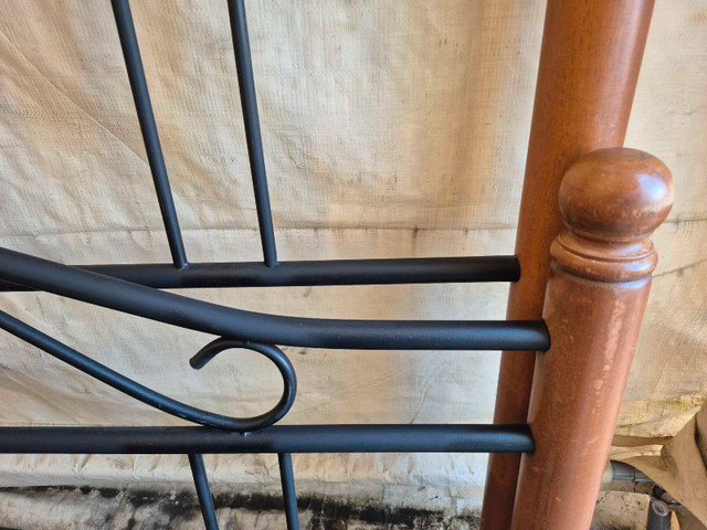 Queen Headboard & Footer - photo 3