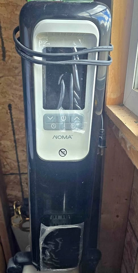 NOMA Digital Oil-Filled Radiator Space Heater - Excellent Condit
