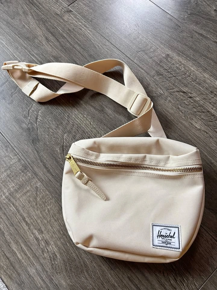 Herschel Waist Bag / Crossbody Bag – Cream
