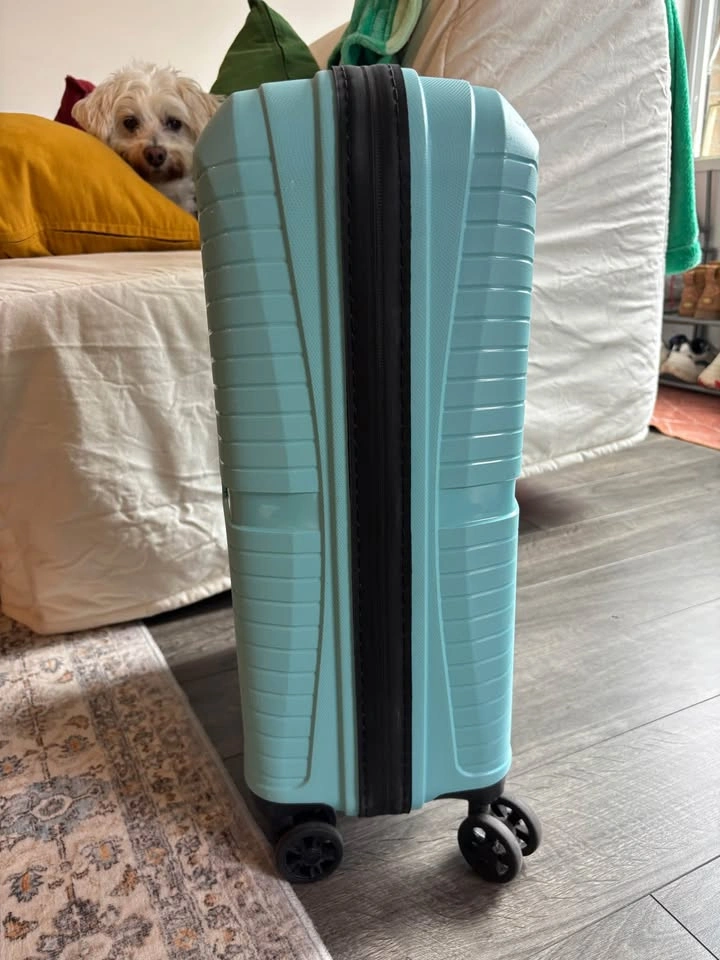 American Tourister Hardside Suitcase – Smooth Spinner Wheels - photo 2