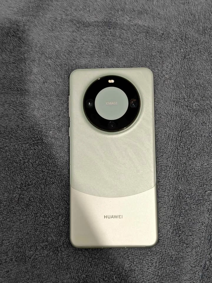 Huawei mate 60 pro 12/512