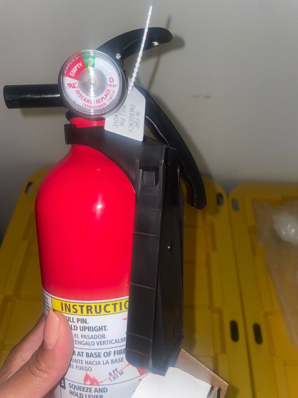 Kidde Fire Extinguisher 1-A:10-B:C - photo 3