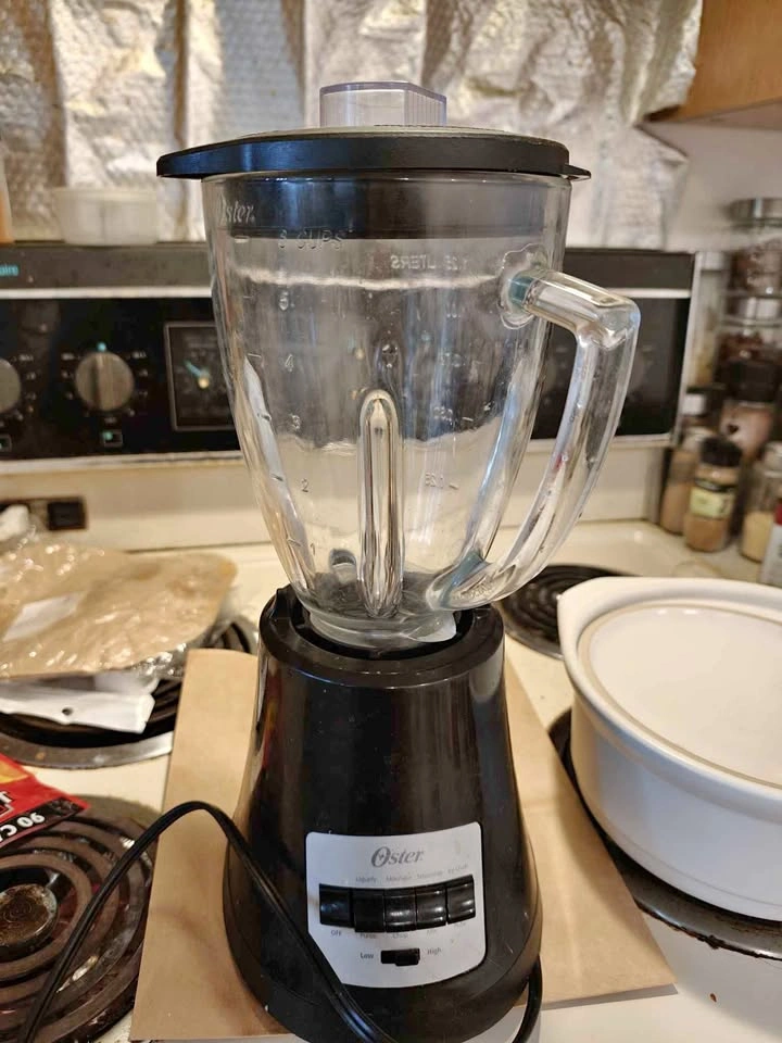 Oster 6-Cup Glass Jar Blender